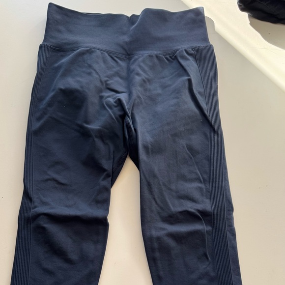 Halara Seamless Flow High Waisted Butt Lifting Leggings - Picture 1 of 5